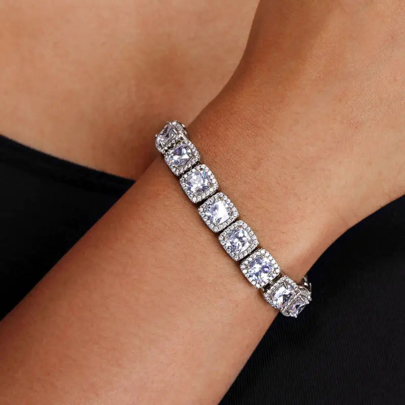 White Gold Chain Bracelet – Sleek & Sophisticated Look