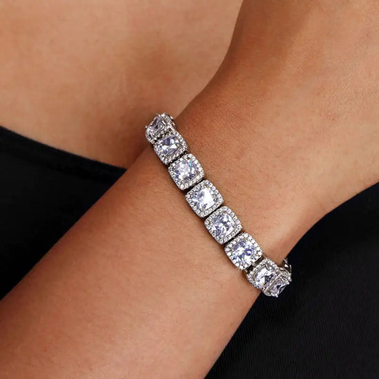 White Gold Chain Bracelet – Sleek & Sophisticated Look