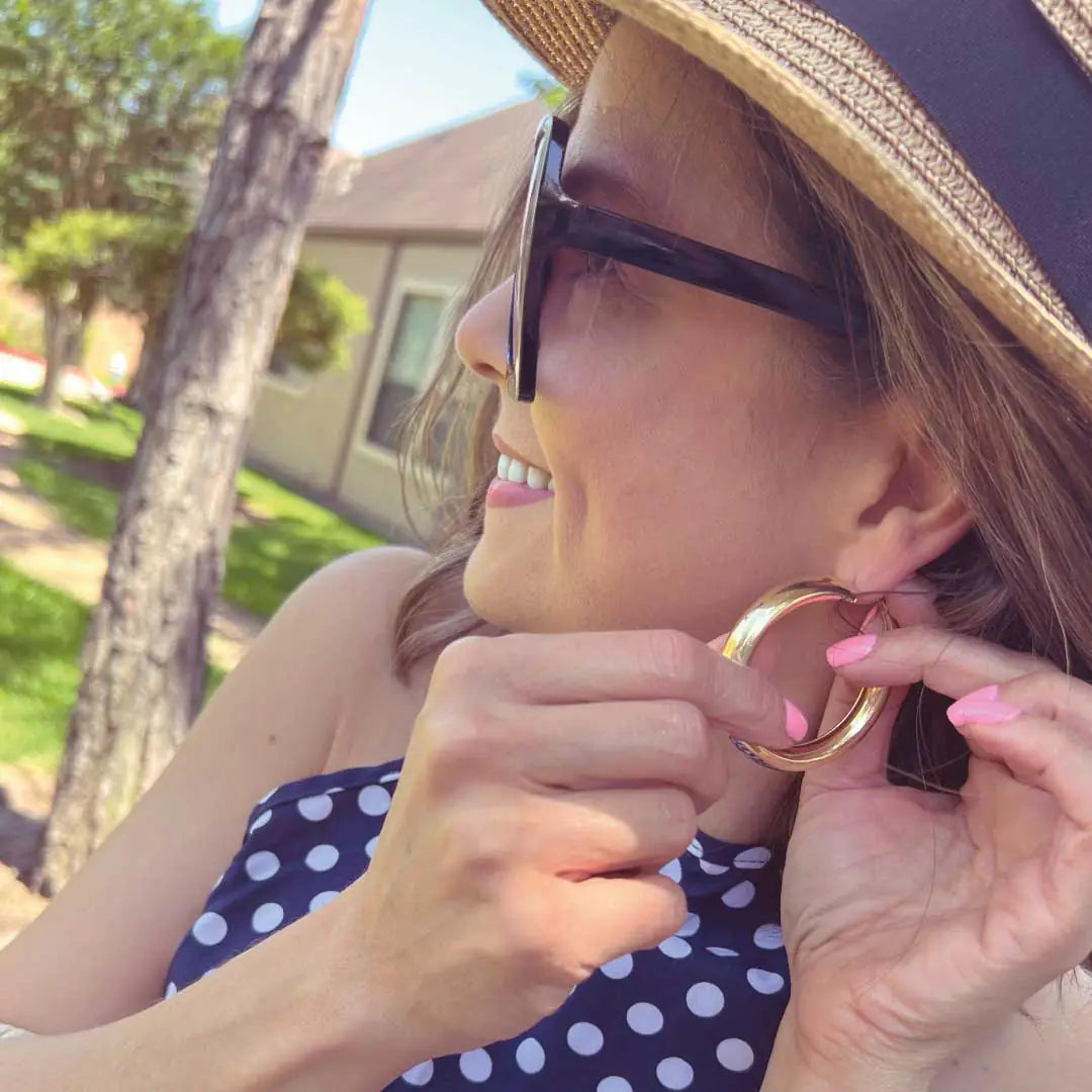 Aura Earrings – Radiant Glow with a Modern Twist