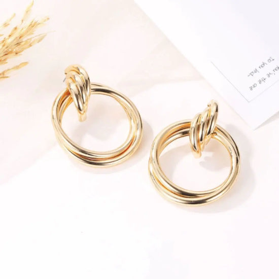 Andy Hoop Earrings – Sleek & Contemporary Style